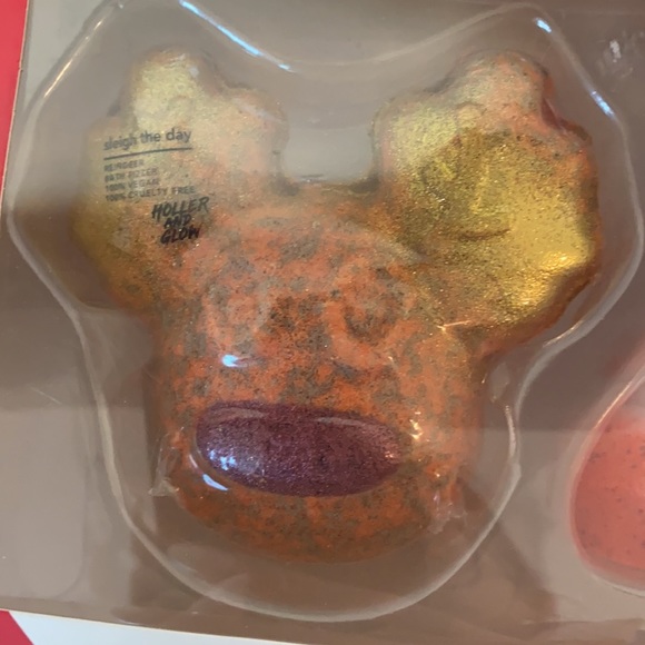 Snow Deer Festive Bathing Gift Set - Picture 3 of 5